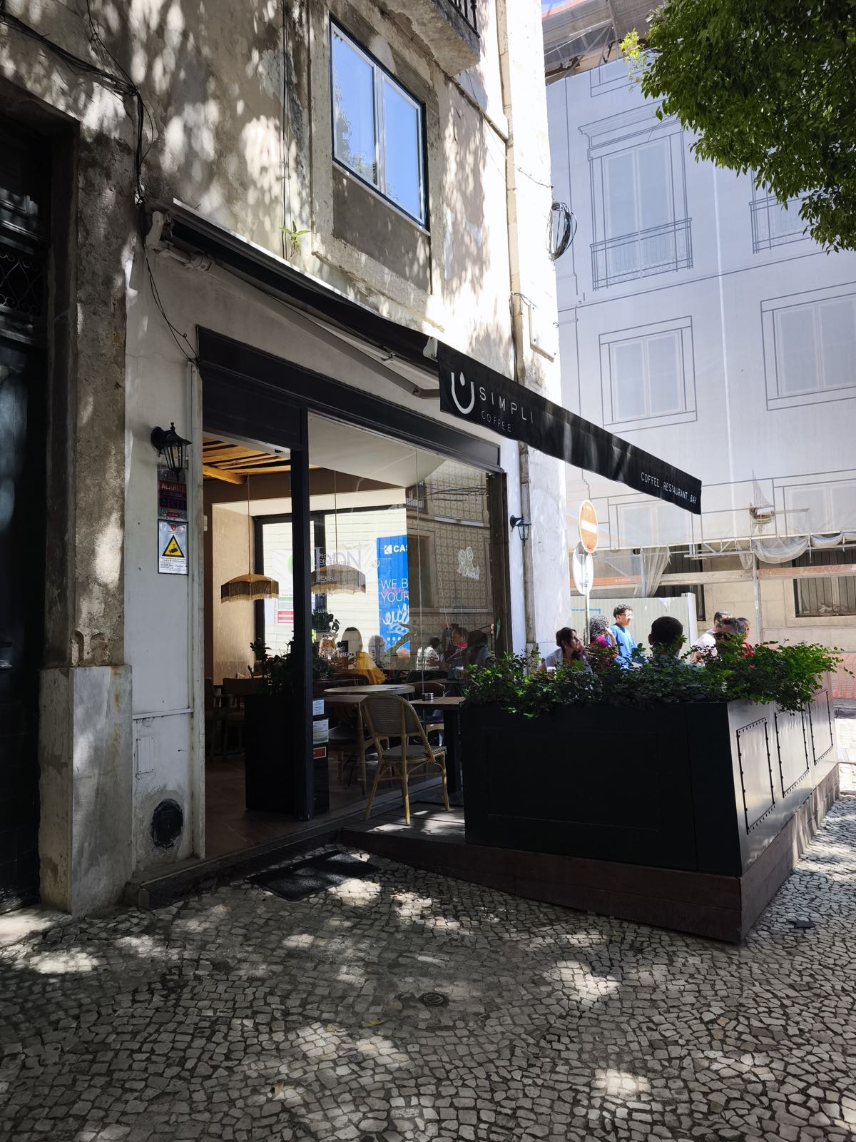 Exterior of Simpli Coffee - Avenida